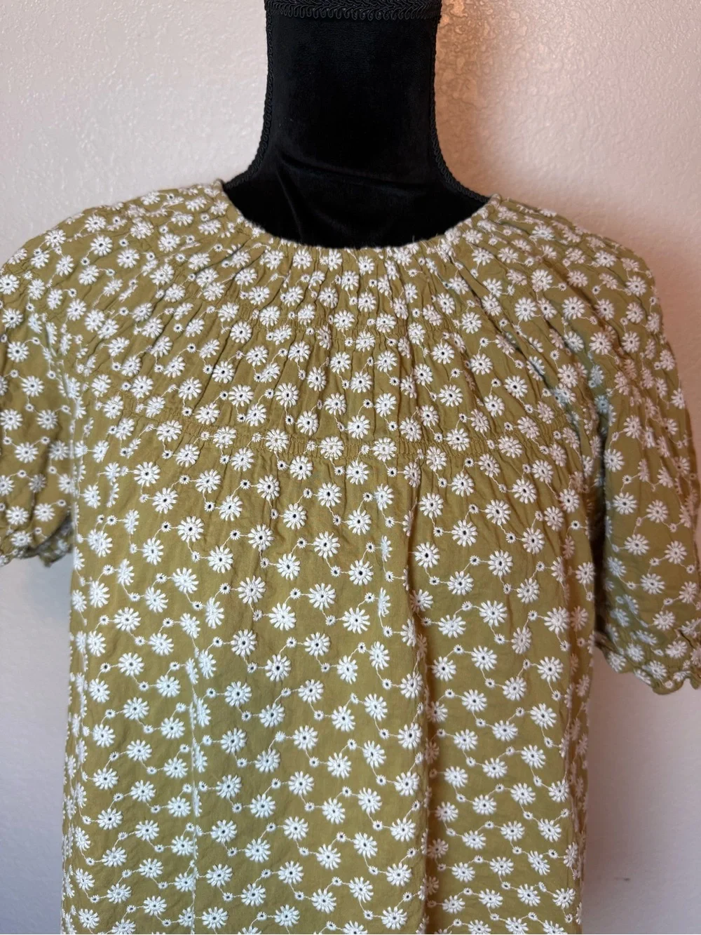 Madewell Daisy Embroidered Puff Sleeve Peasant Top Olive Green Size Medium